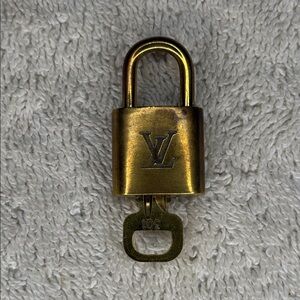 Louis Vuitton Brass '301' Padlock in Goldtone with Goldtone Key [|||]